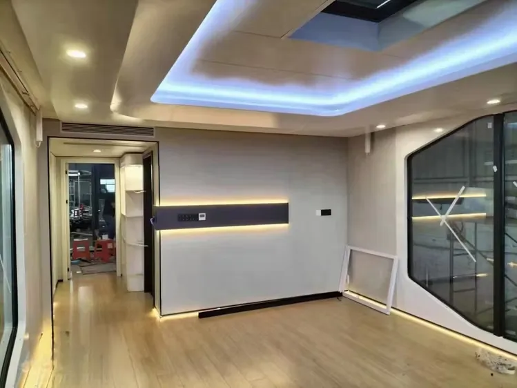 UFO Capsule Hotel